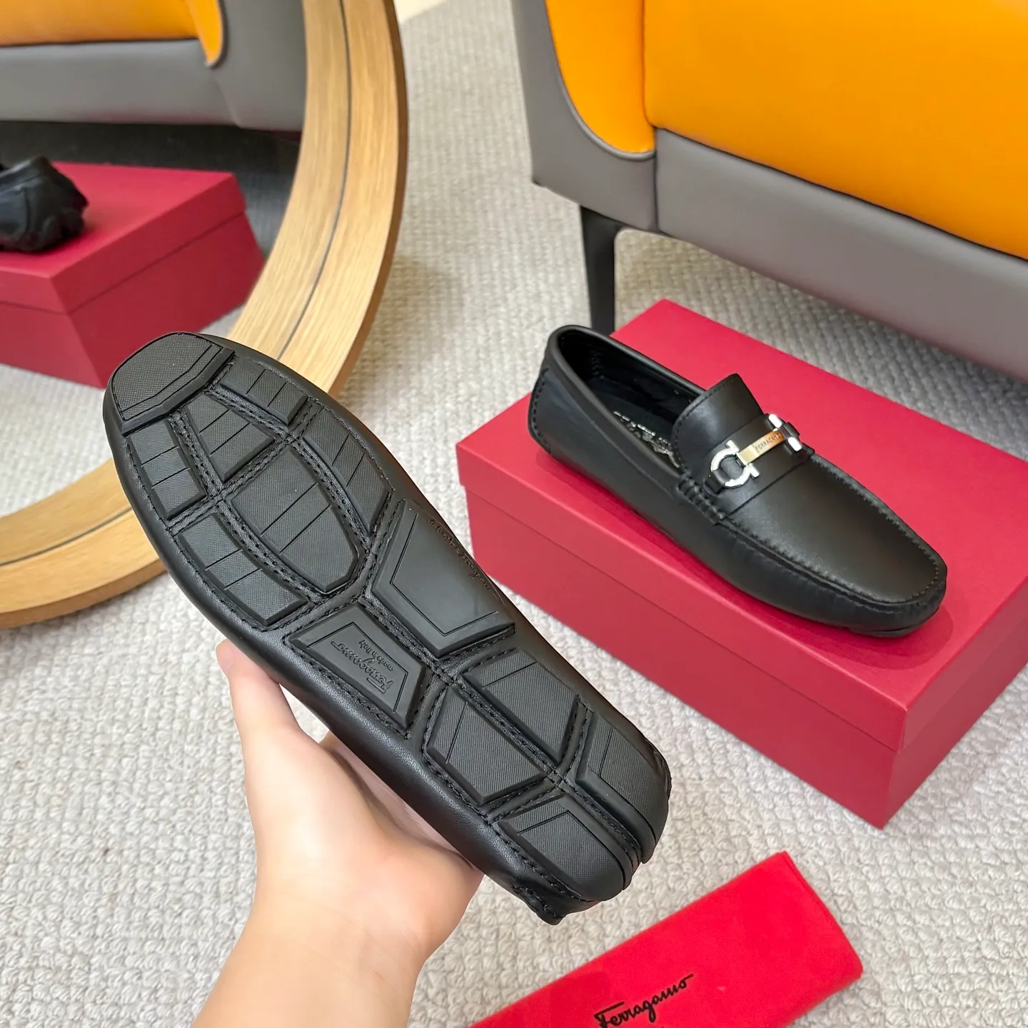 Men's men's shoes 💰420 (Yangli) Ferragamo 〰Ferragamo 2⃣️0⃣️2⃣️5️⃣ New series 👊🏻 Upper 🇮🇹 Italian imported calfskin, original outsole molding. Water-dyed sheepskin lining. The identity of every successful man is set off, and the upper and lower shoes are elegant and stable🚶🏻🚶🏻The high-end custom counter original replica is an eternal classic🔍️Number of codes: 38-46 with counter packaging